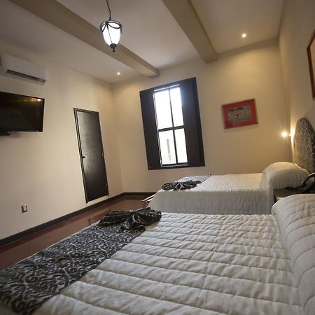Hotel Merida Bagian luar foto